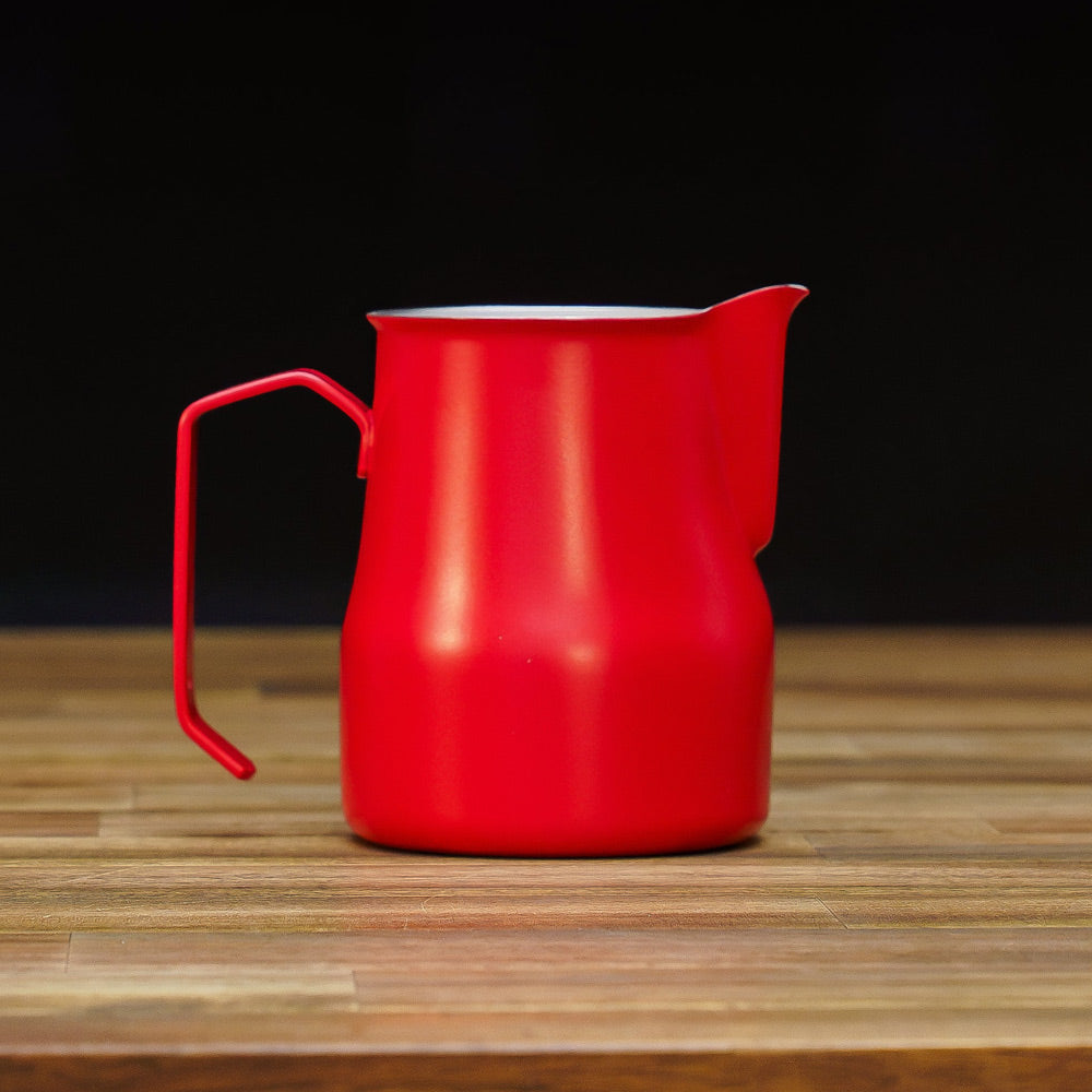 motta 500ml milk jug red on table